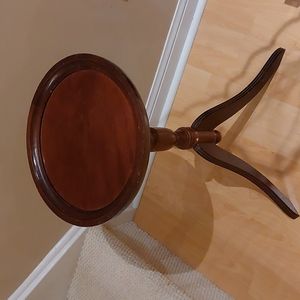 Wooden (Vaneer) Side Table